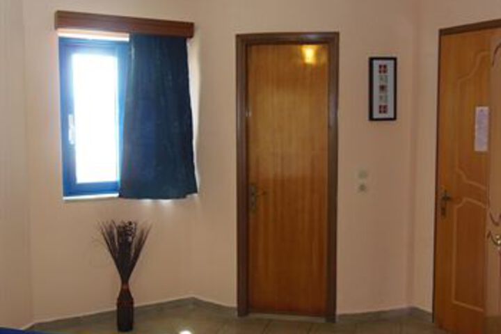 Room 12 of 21