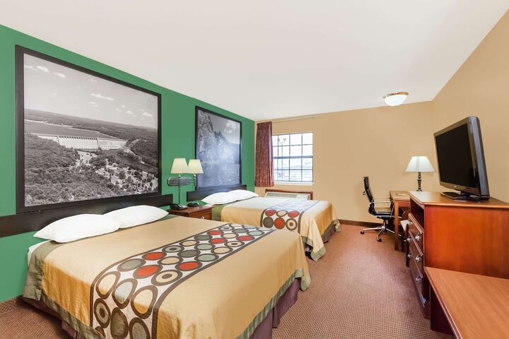 2 Queen Beds Premium Room (3 of 4)