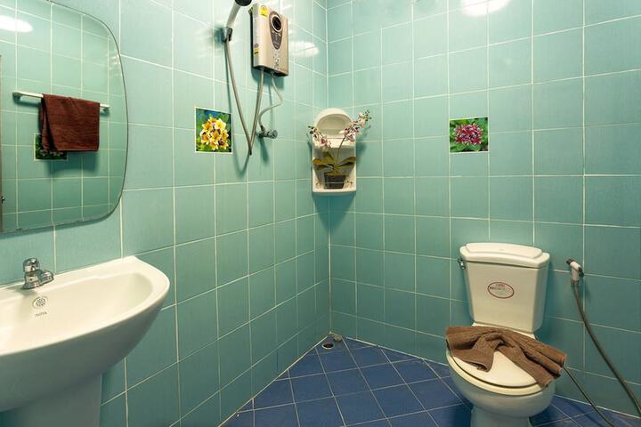 Room 14 of 30