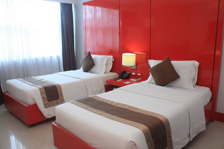 Room 3 of 47
