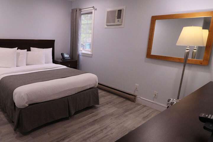 Classic Queen Bed (38 of 63)