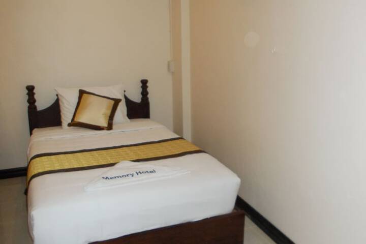 Room 10 of 24