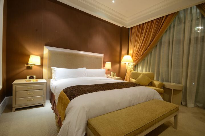 Room 19 of 46