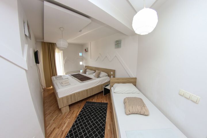Room 47 of 73