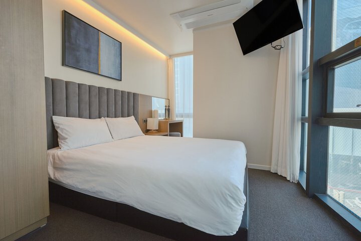 Room 34 of 224