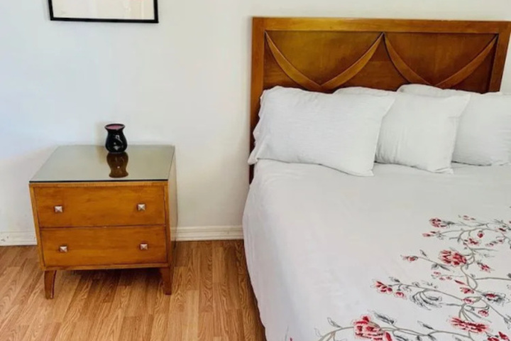 Room 8 of 14