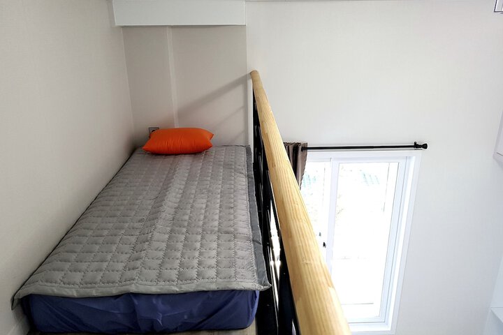 Room 27 of 150