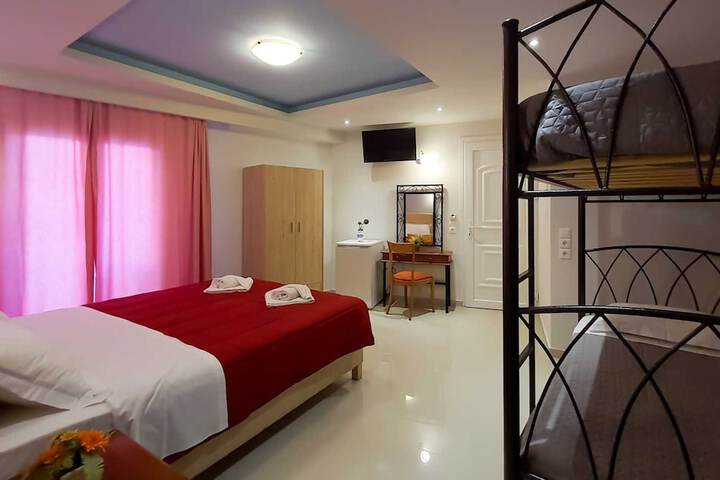 Room 8 of 27