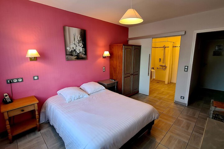 Room 7 of 25