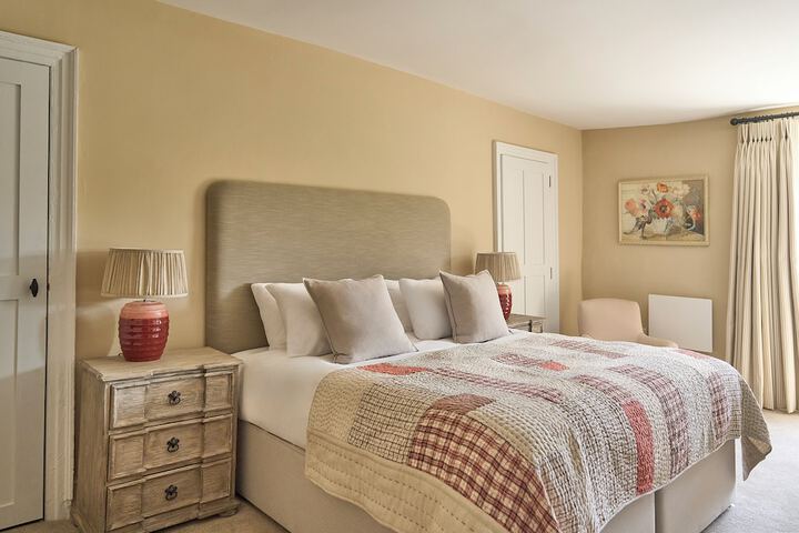 Room 6 of 32