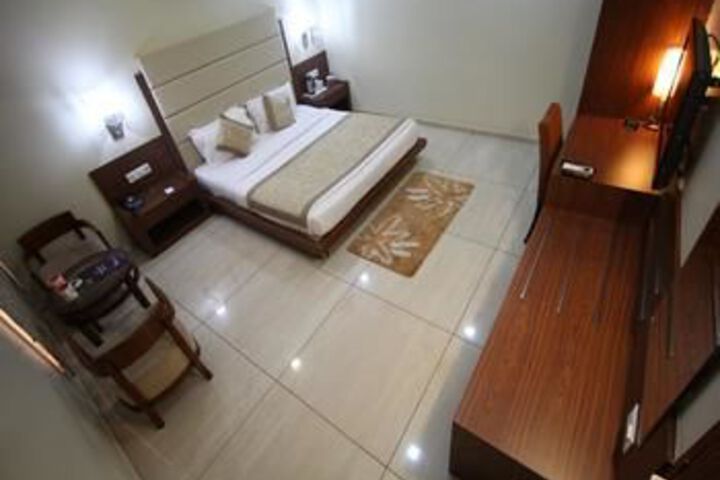 Room 26 of 39