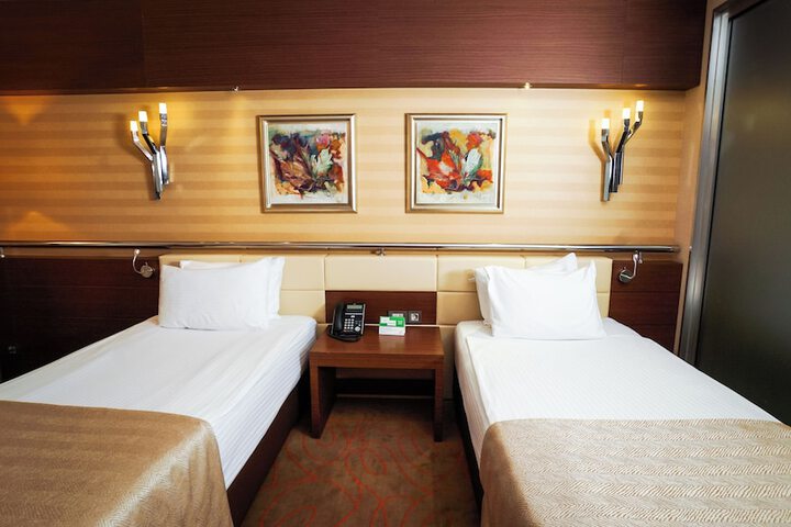 Room 42 of 127