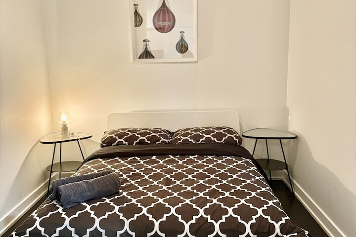 Room 5 of 37