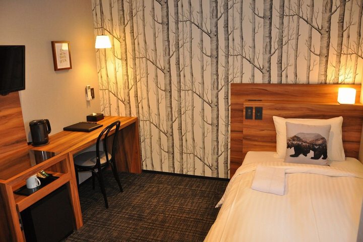 Room 16 of 33