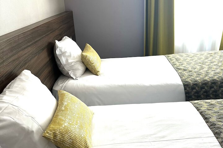Room 2 of 16