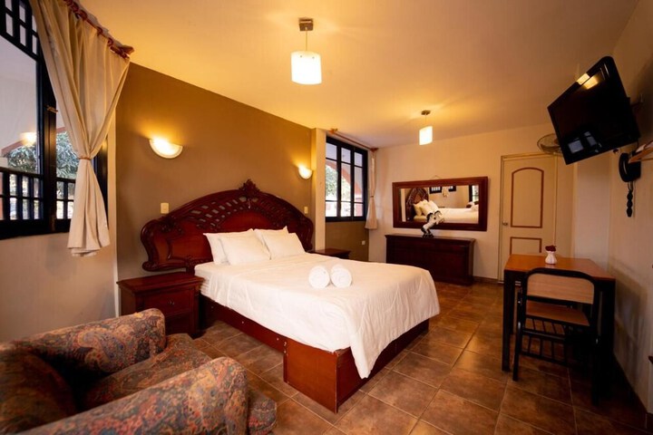 Room 4 of 36