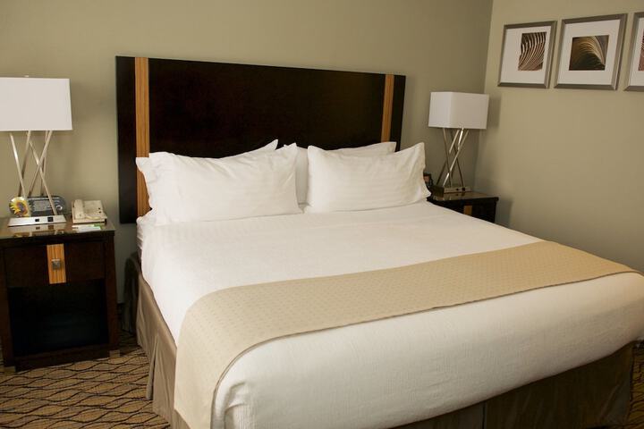 Room 4 of 51