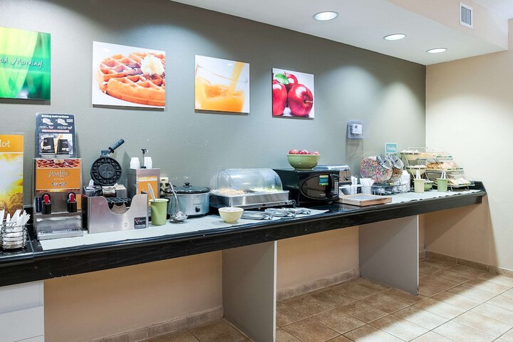 Breakfast/Coffee Service 64 of 72