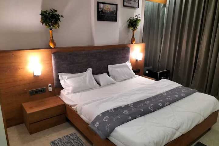 Room 8 of 23