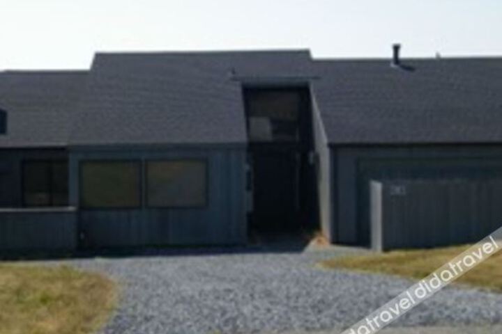 Image of Silvermist 3 Br home by RedAwning