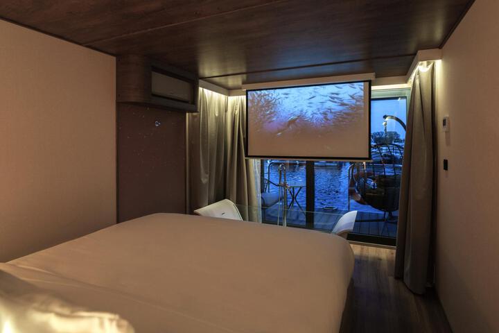 Room 47 of 60