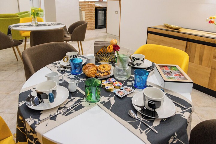 Breakfast/Coffee Service 47 of 65