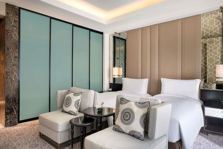 Room 40 of 151