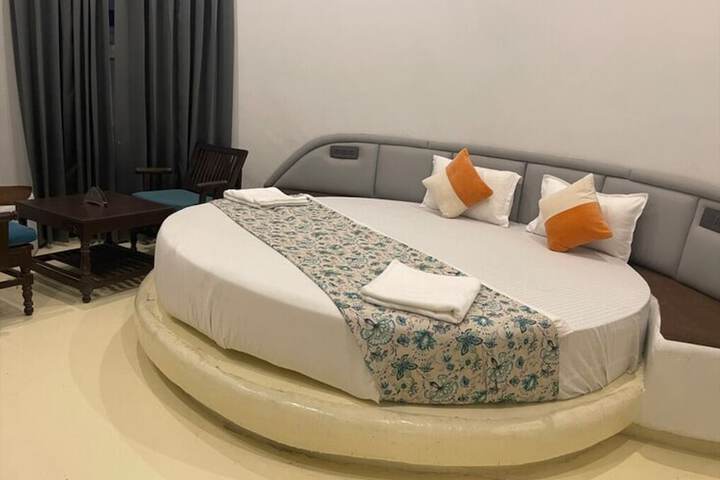 Room 4 of 95