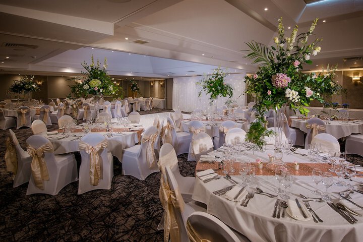 Ballroom/Hall 39 of 53