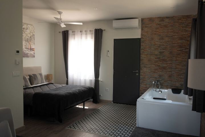 Room 16 of 93