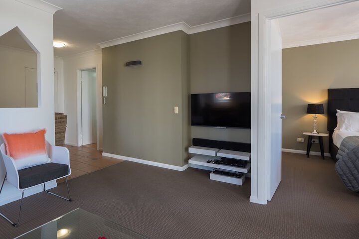 Room 3 of 52