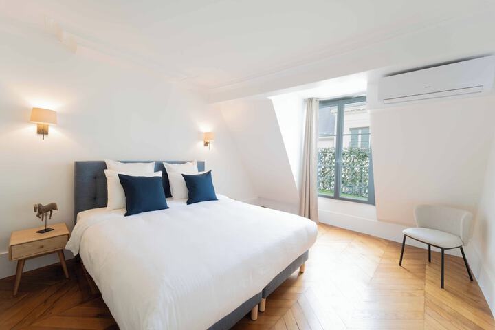 Room 2 of 188
