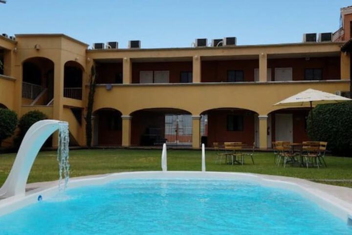 Swimming pool at Hotel Villa Del Sol