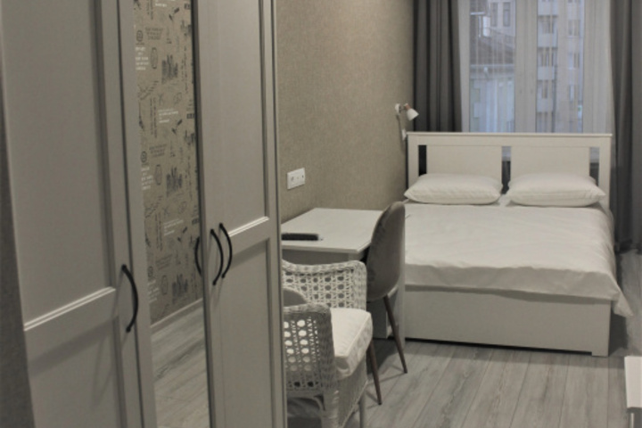 Room 4 of 37
