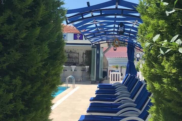 Pool 62 of 105