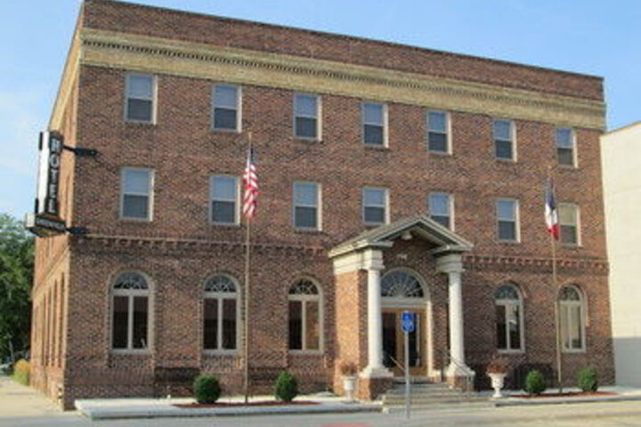 Exterior of Hotel Greenfield