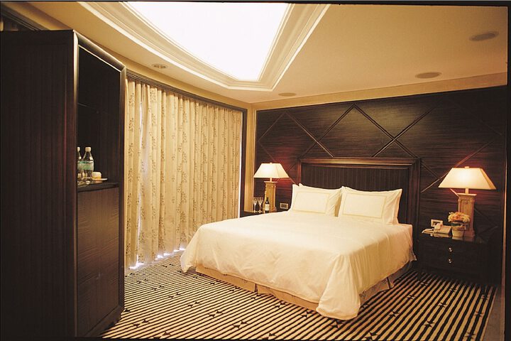 Room 43 of 101