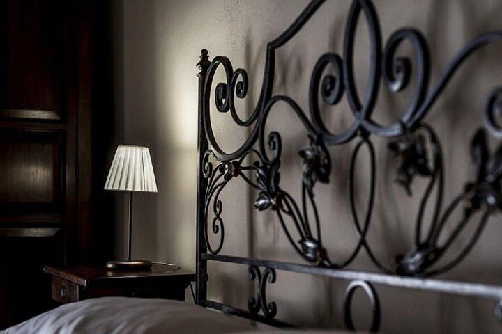 Room 10 of 52