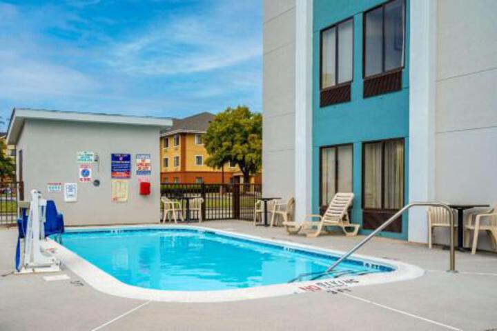Pool 11 of 40