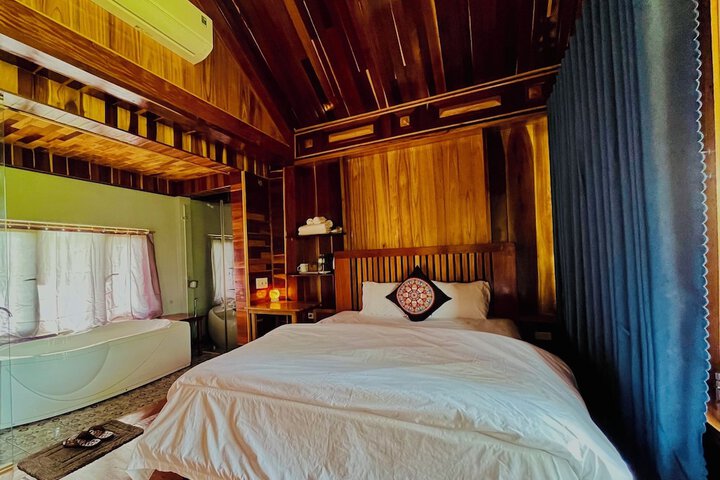 Room 11 of 40