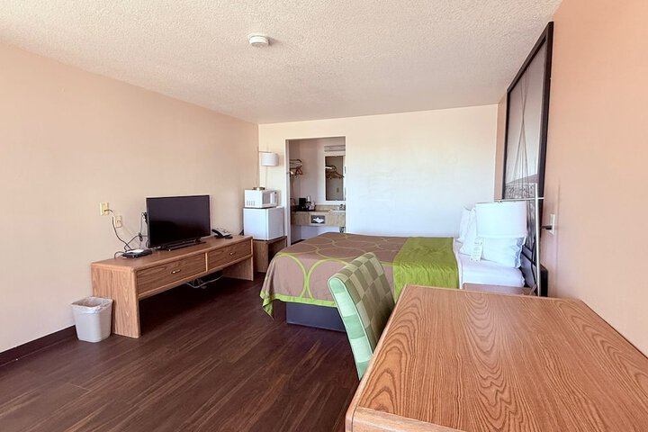 Room 34 of 90