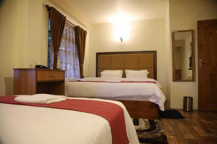 Room 9 of 63