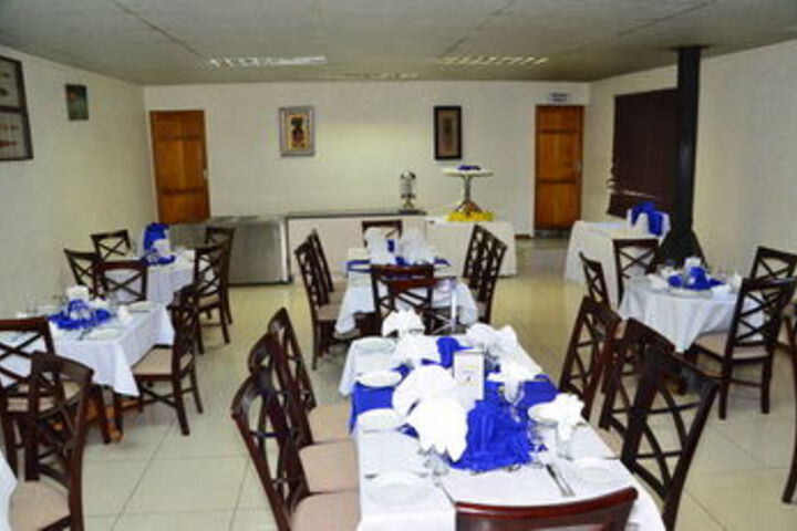 Dining 7 of 41