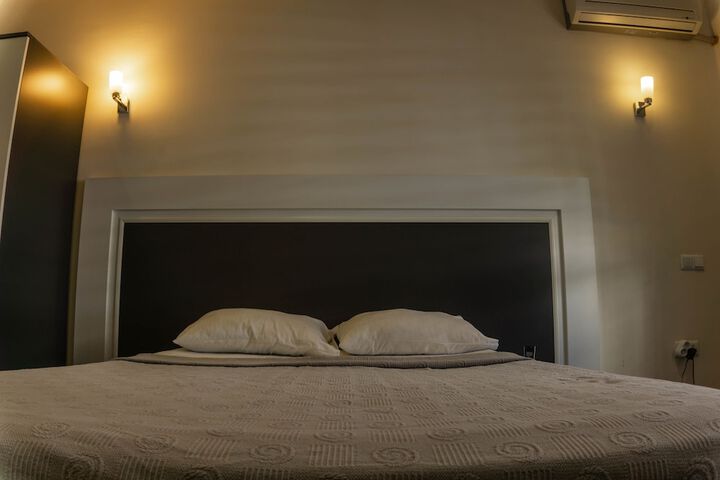 Room 6 of 43