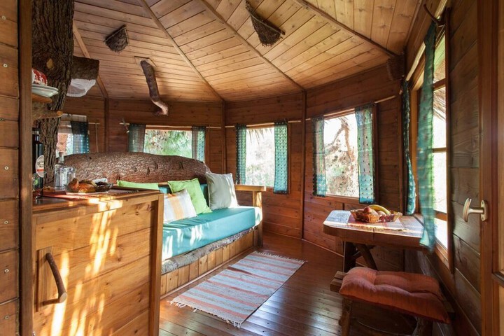 Room 4 of 19