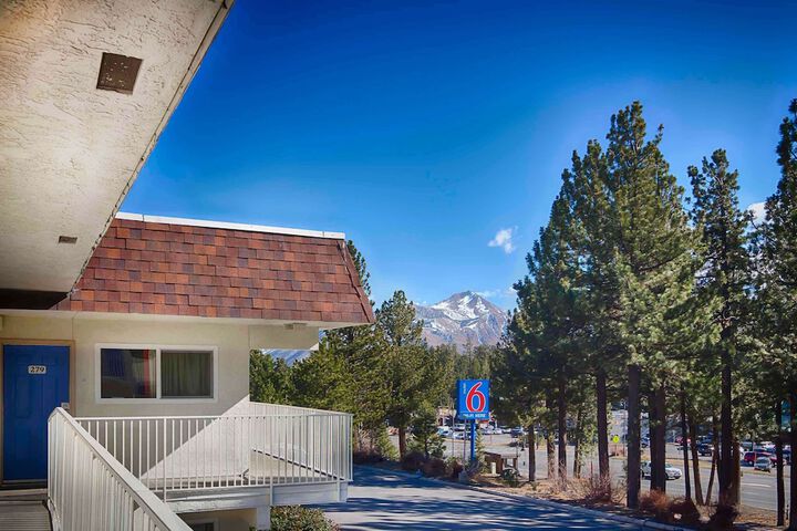 Hotel Entry