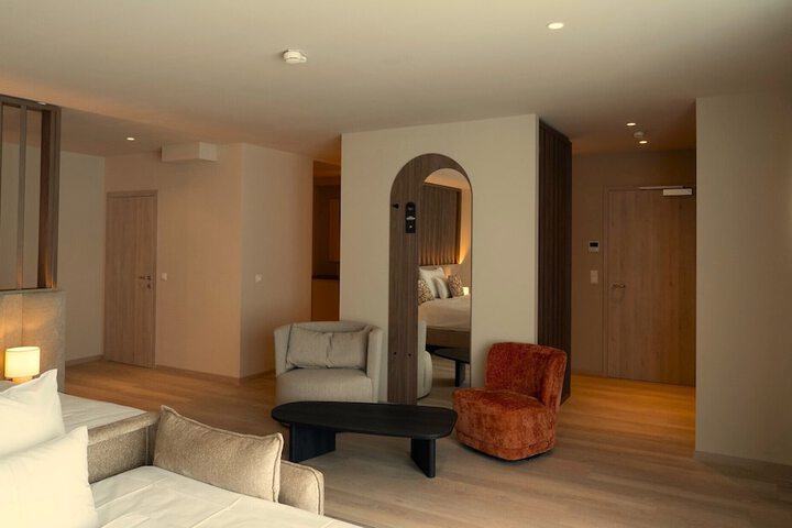 Room 63 of 165
