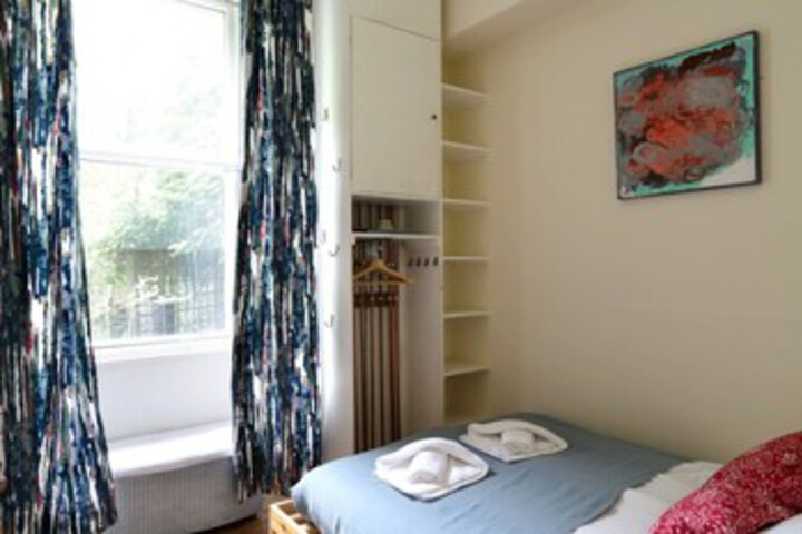 Room 30 of 40