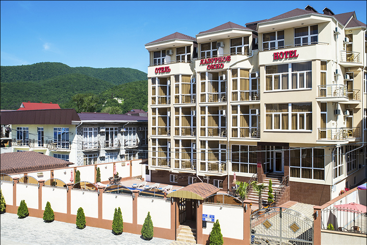 LAZURNOE OKNO HOTEL