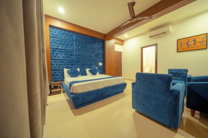 Room 18 of 48